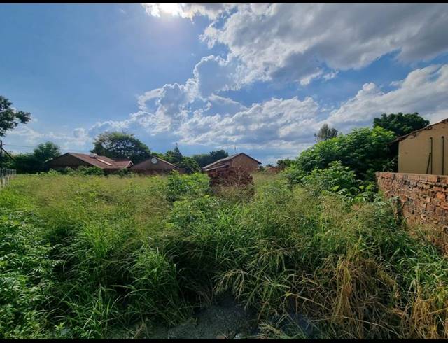 LAND FOR SALE IN FLORA PARK